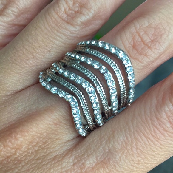 Jewelry - ❤️HP🎉Stunning SilvertoneRing &Simulated diamonds size 6